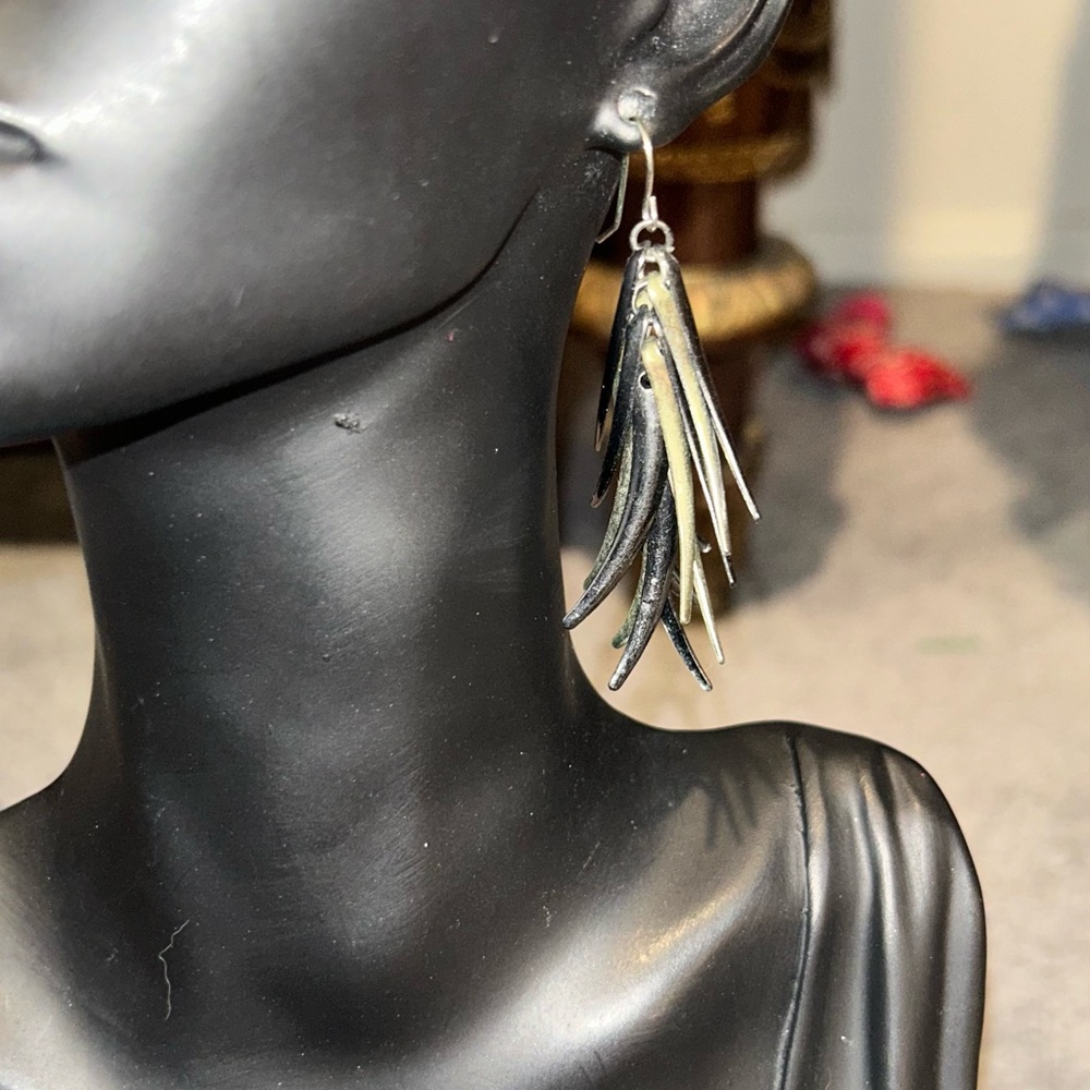 Elegant Black and Gold Dangle tassel Earrings